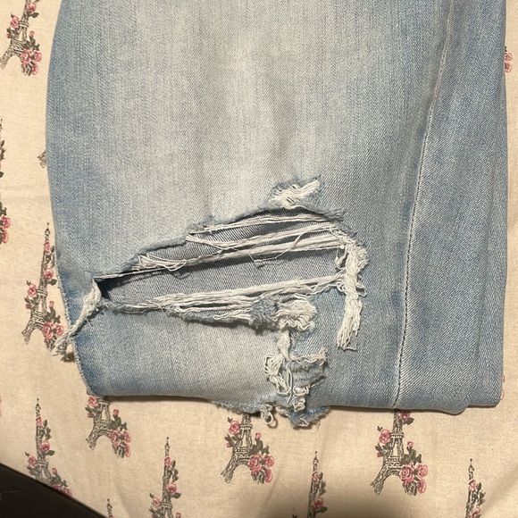 Jeans from American eagle and they are next level stretch and brand new - Picture 10 of 17